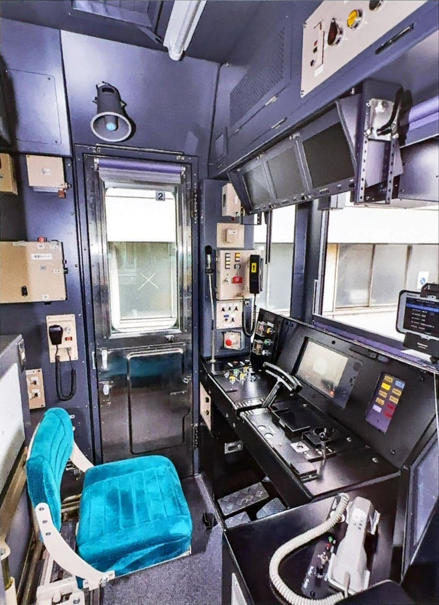 今月の鉄道ピクトリアルに大阪メトロ400系の紹介が。運転席、モニター