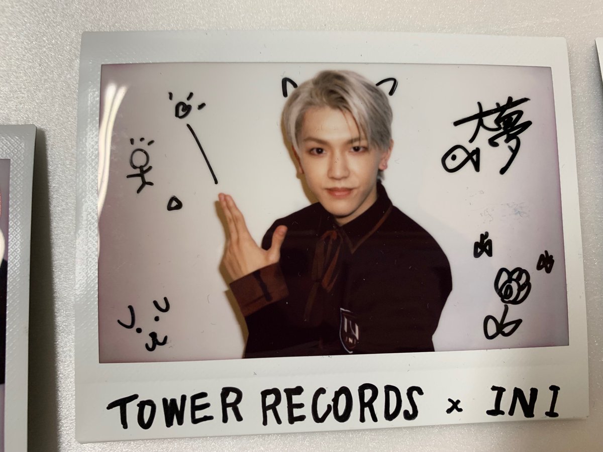INI】 サイン色紙、ポラロイド展示終了しました🙇‍♀️ ご来店が