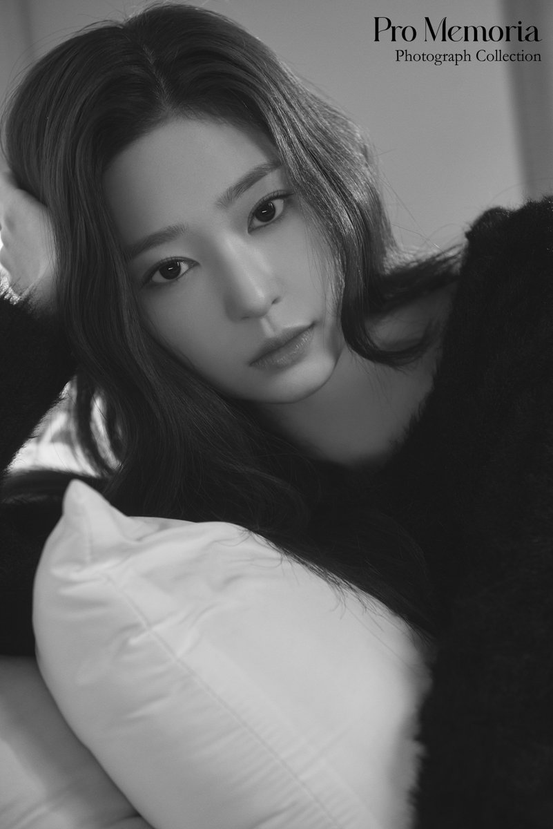 IZONE出身ミンジュ、30日デビュー初フォトブック発売 「Pro memoria