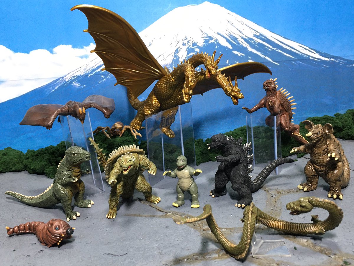 夜のフィギュア撮影会 お題『フリー』 怪獣総進撃！富士山麓で繰り広げ