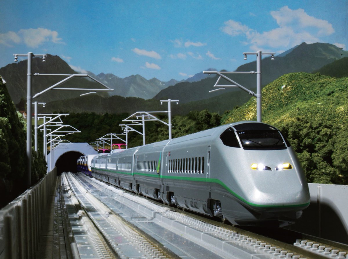 銀のつばさ】 E3系2000番台 山形新幹線「つばさ」 旧塗色が好評発売中