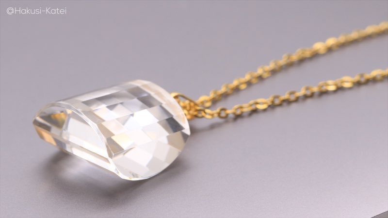 アナログな石だけで風景の解像度を下げる「ピクセルミラー」です