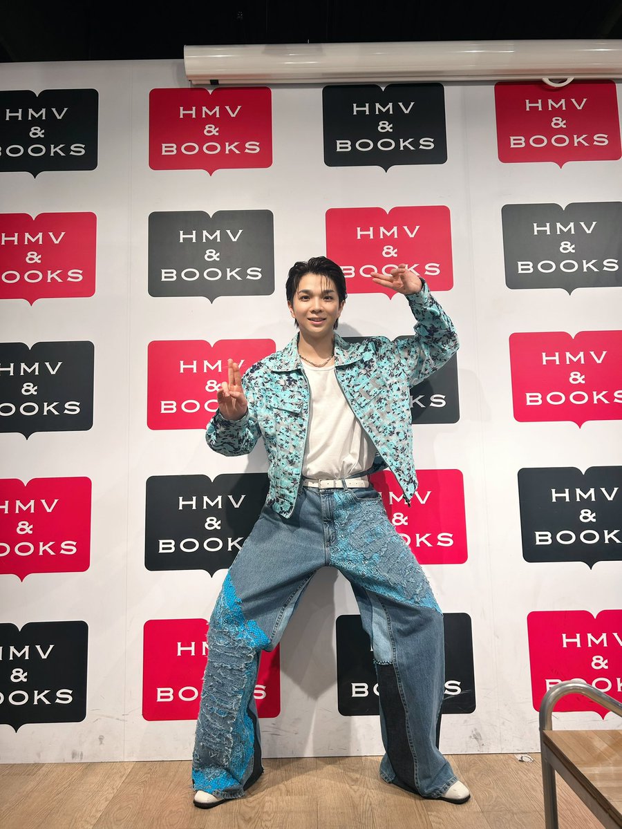 M!LK写真集 『M!LK 10th ANNIVERSARY PHOTOBOOK 〜パリじゃん〜』 個別