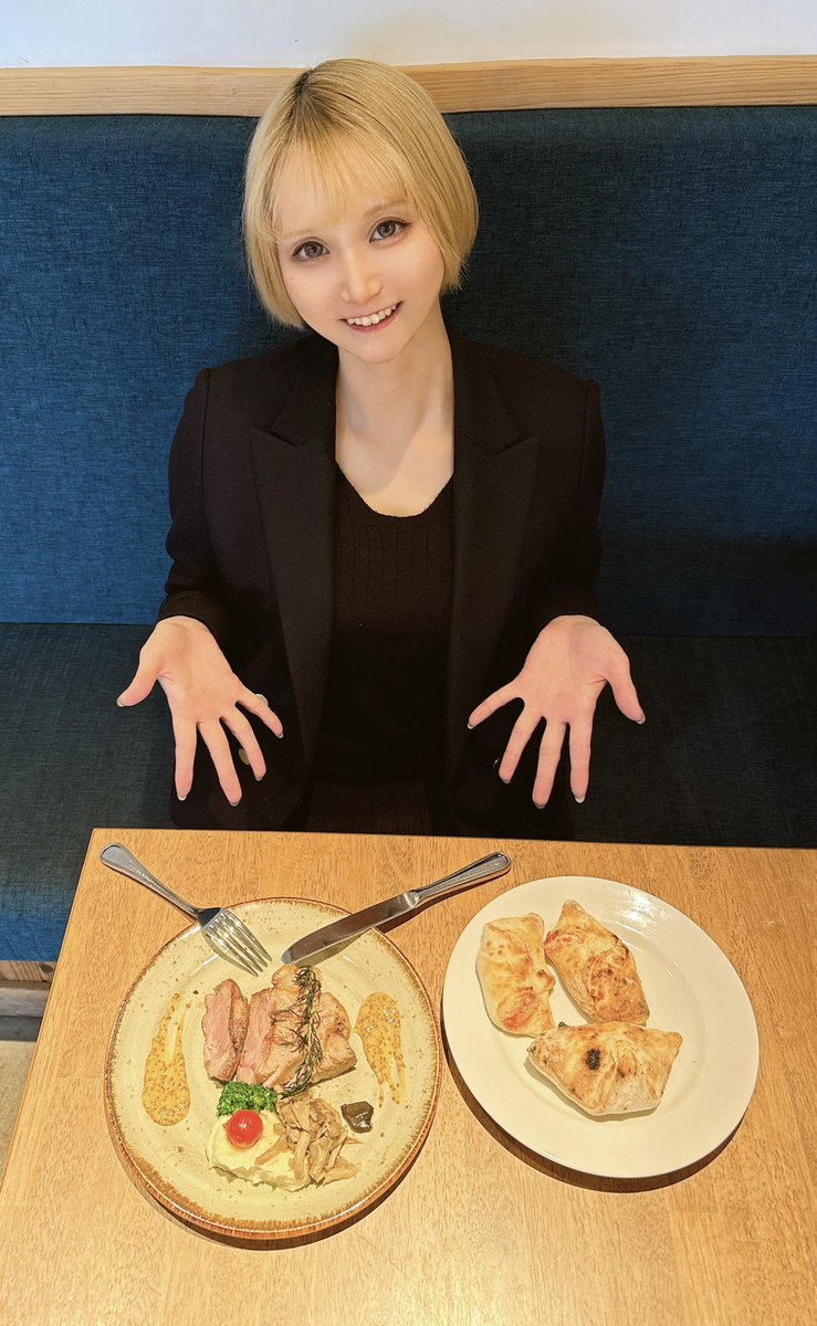 母と妹とランチ行ってました😋💕 妹は遠方に住んでるから金髪になって