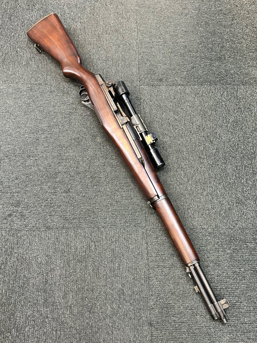 M1Dはスコープがオフセットされています。スコープは機関部の真上に