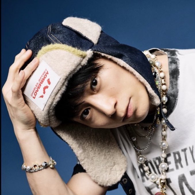 G6hHu3ZakAAB1Bq.jpg?format=jpg