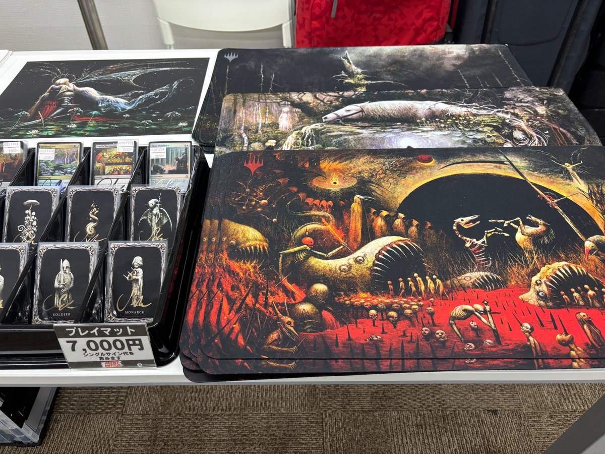 Artist Meetup Seb McKinnon先生！ この後13時から開催です！ 物販は