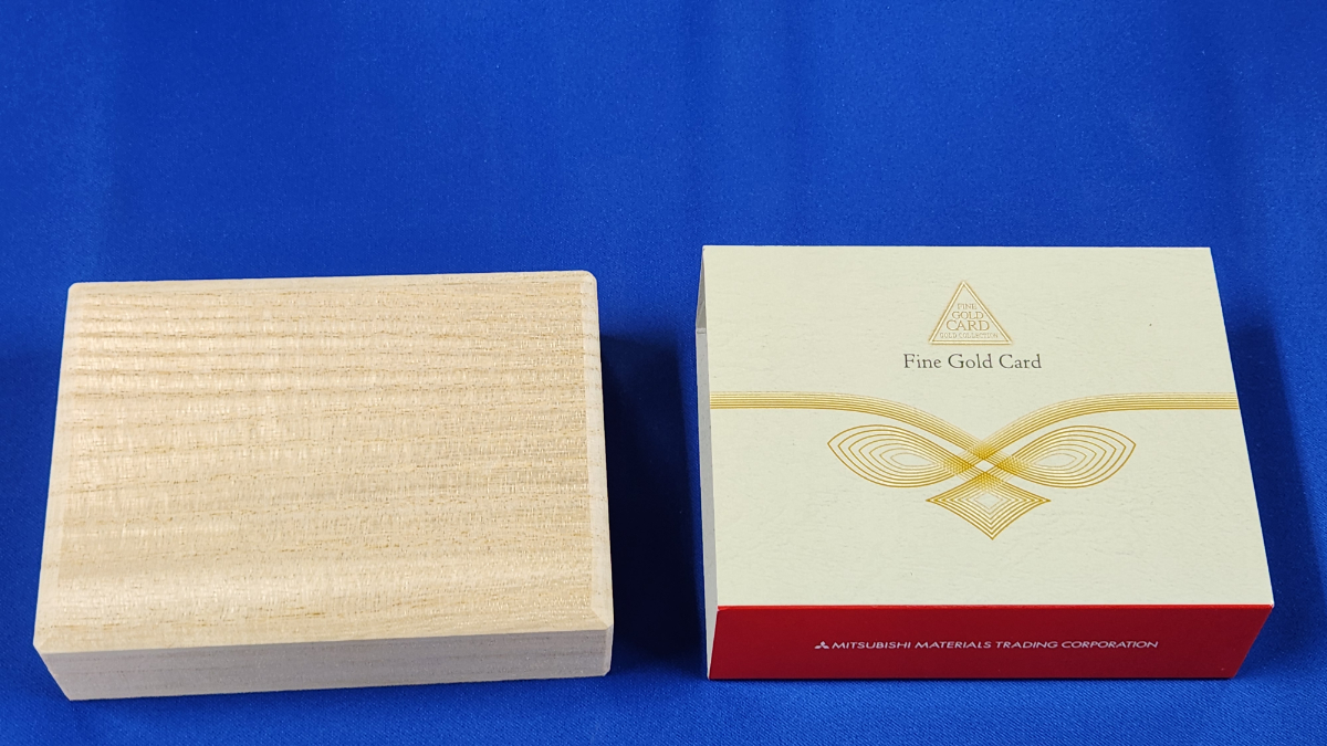 こちらが正月スクラッチキャンペーン景品の純金ホビポです！ 桐箱入り