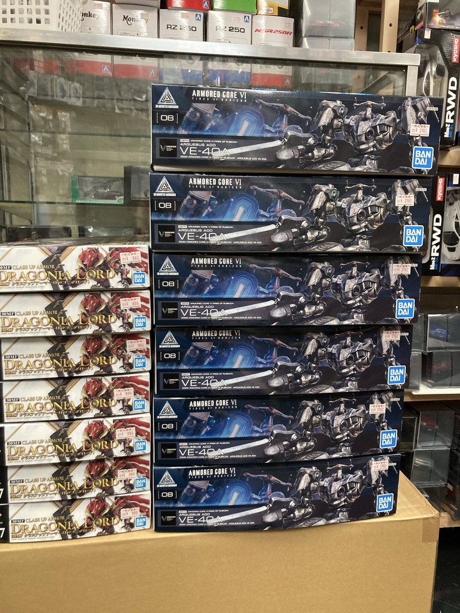 12/13（土）新製品入荷のお知らせです。 お電話にてのお問い合わせは