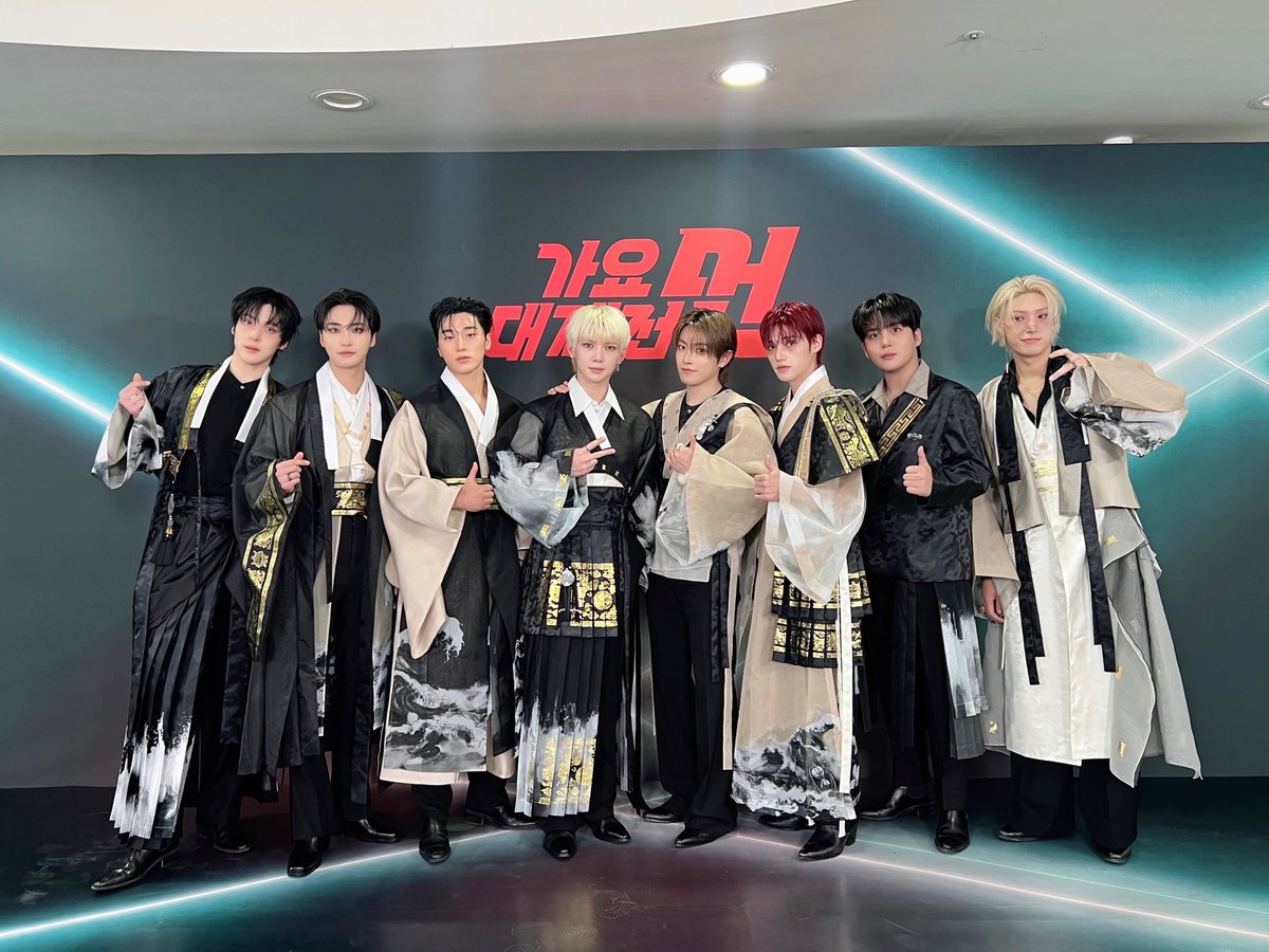 📷] '2025 MBC 歌謡大祭典' Behind Photo パワフルなステージで幸せな