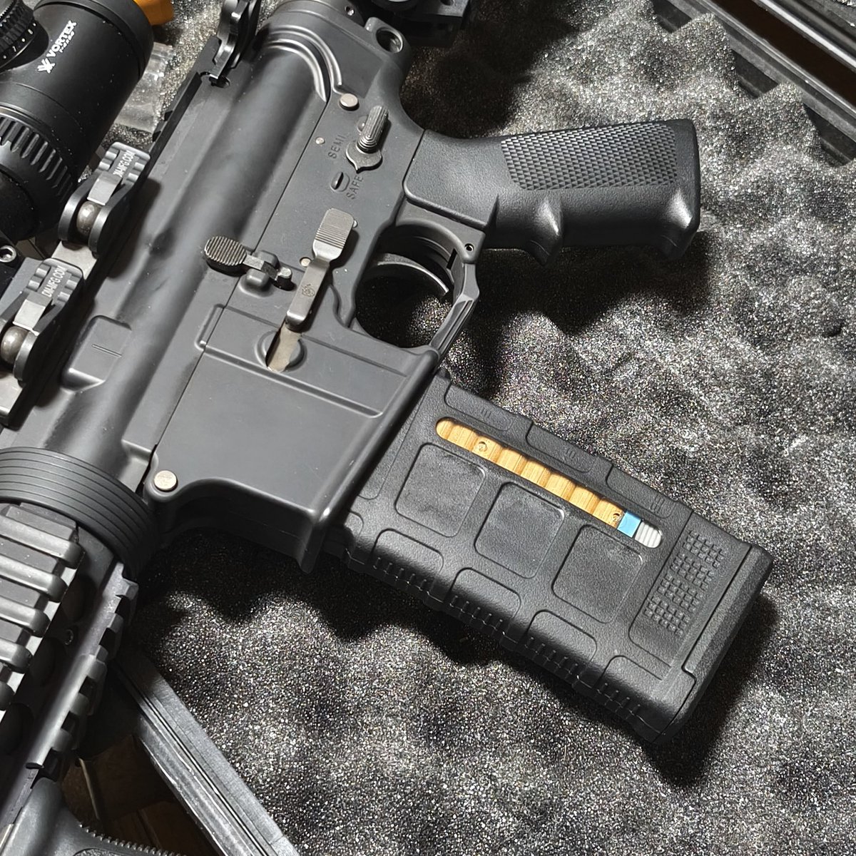 PMAGエボルト用加工マガジン 窓付きのPMAG Gen-M3にカートのダミー