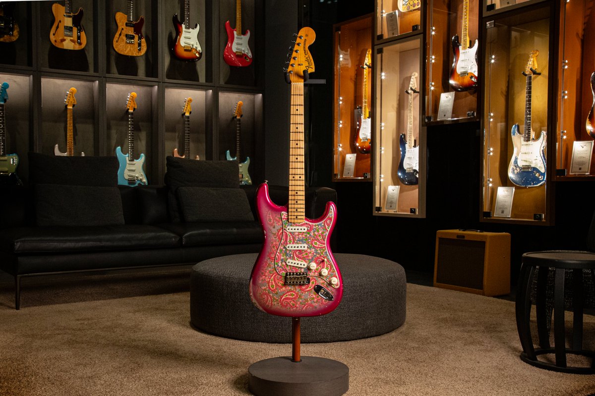 FenderCustomShop: 全世界のカスタムショップディーラーを対象に開催