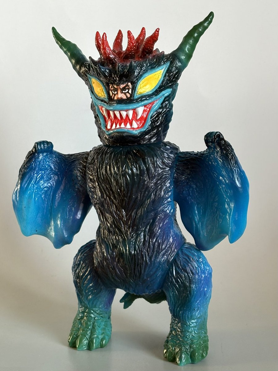 魔王ダンテ エンカビニールのソフビ人形 蓄光ブルー成形未塗装販売の