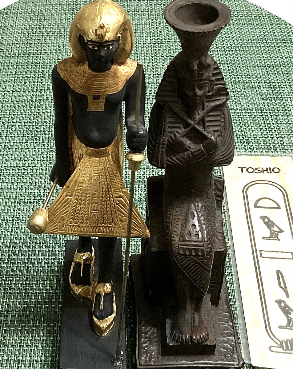 ♡エジプトでゲットした、パピルスに描かれた画（30X40cm）と土産品