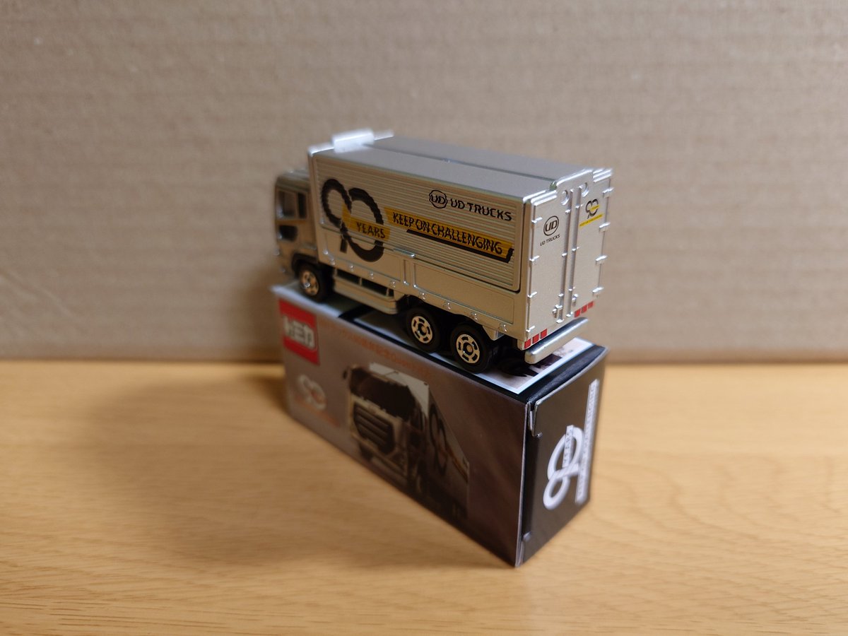 UDトラックス90周年記念のクオンのトミカ入手した ＃トミカ #UD
