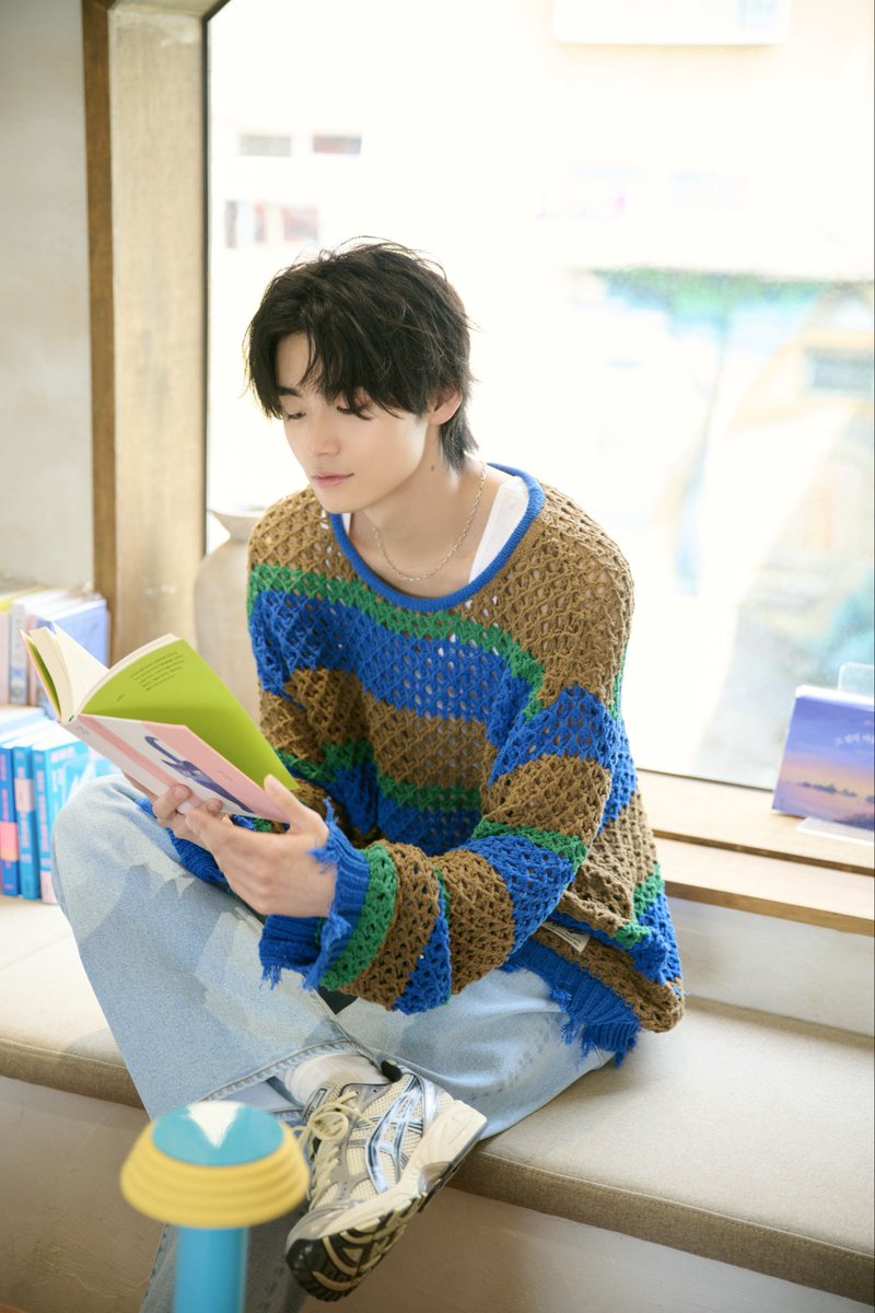 ✨明日発売！！📢 いよいよ明日発売です！ #井内悠陽1st写真集 Fleurの