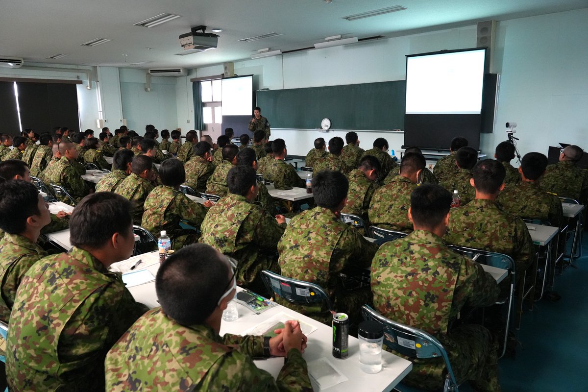 第117教育大隊では新隊員に対する職種説明会が行われました。 陸上