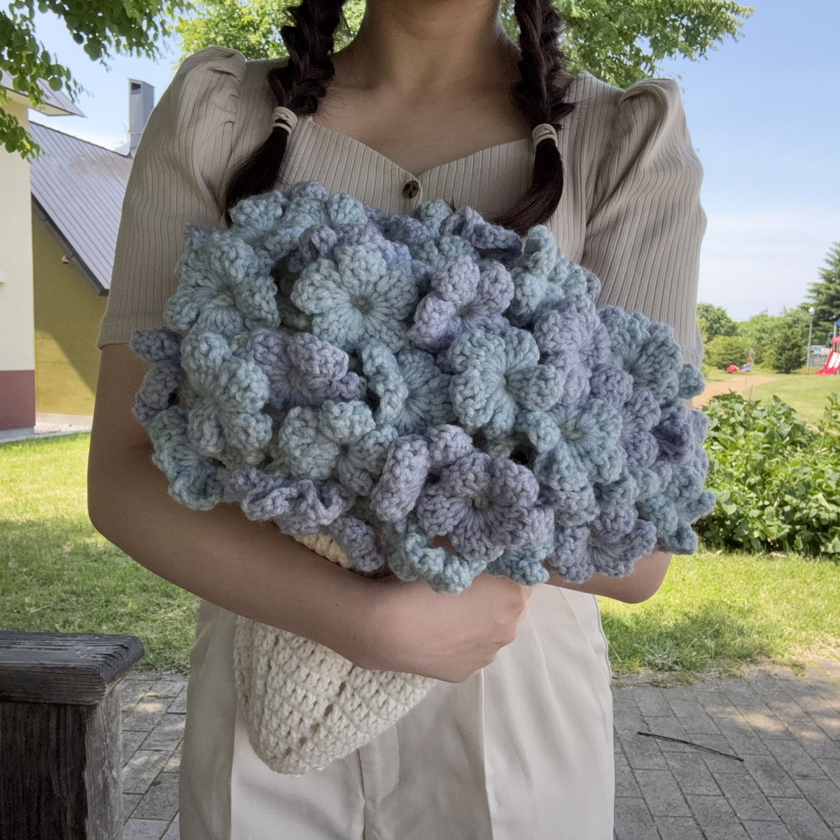 ネモフィラのブーケブランケットを編んでみました〜！🪡✨ 一見すると