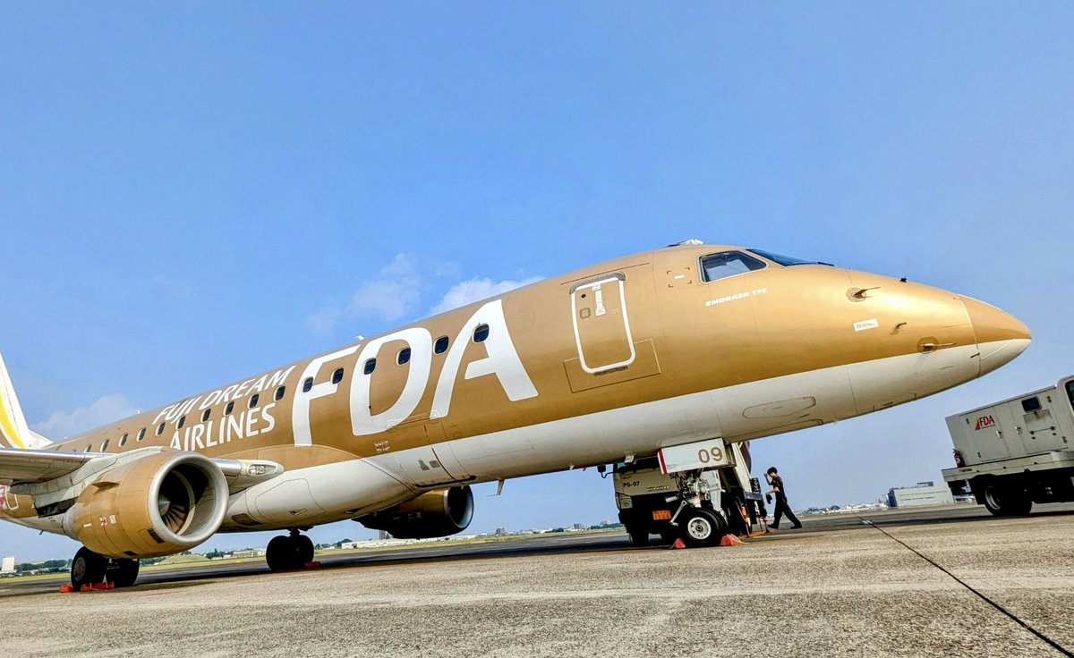 こんばんは、FDAです👋 今日は9日なので #JA09FJ ゴールド号の写真をお