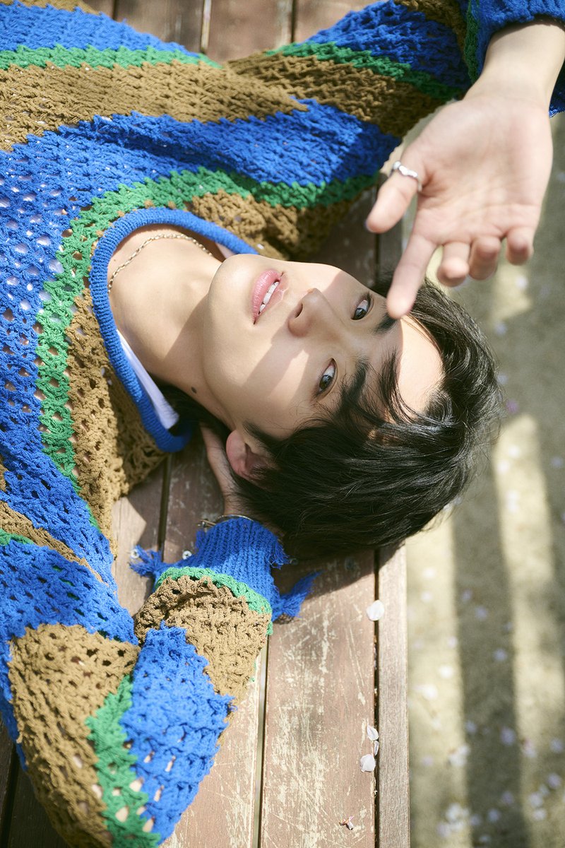 誕生日当日！🎂 写真集イベントの予約は明日の18時からです