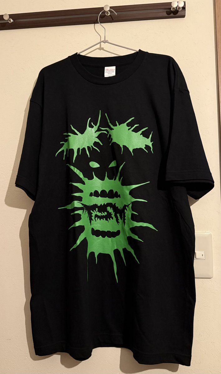 そして、 「夏の対バンツアー2025」 限定T付きチケット購入特典の