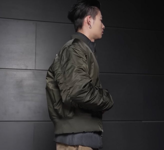 そしてMA-1まさかのM、L、XLのサイズ展開！！！とりあえず参考にニキ