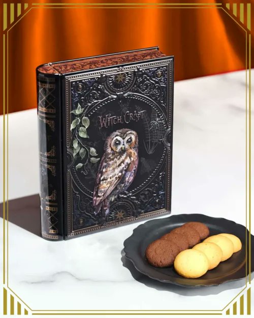 カルディ『魔法辞書クッキー缶』まとめ！2025年ハロウィンに登場