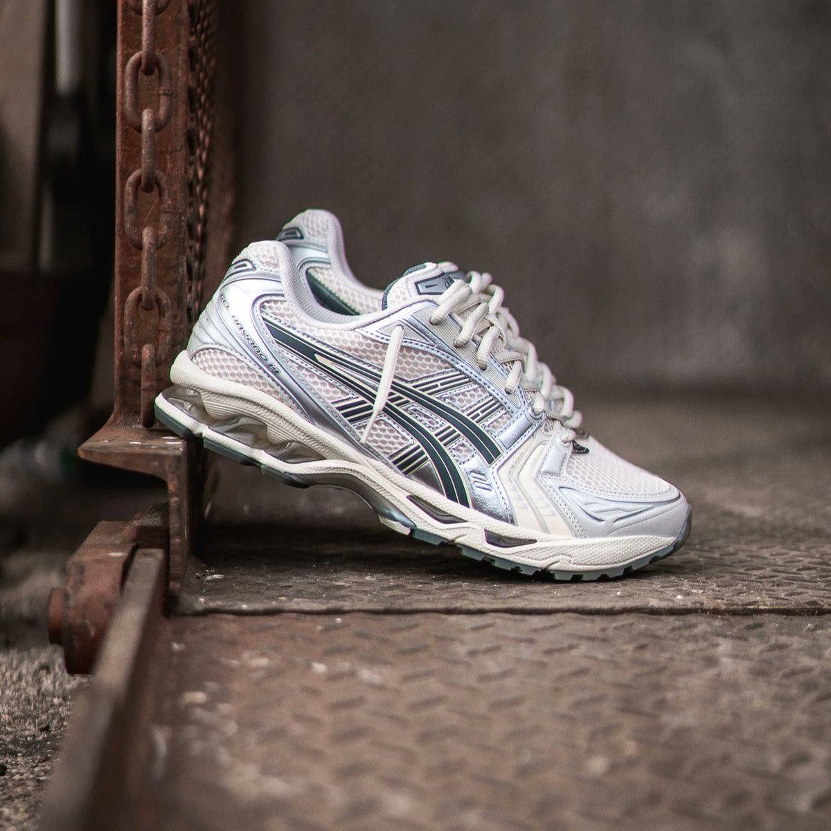 ASICS GEL-KAYANO 14 “Birch/Dark Pewter” (アシックス ゲルカヤノ 14