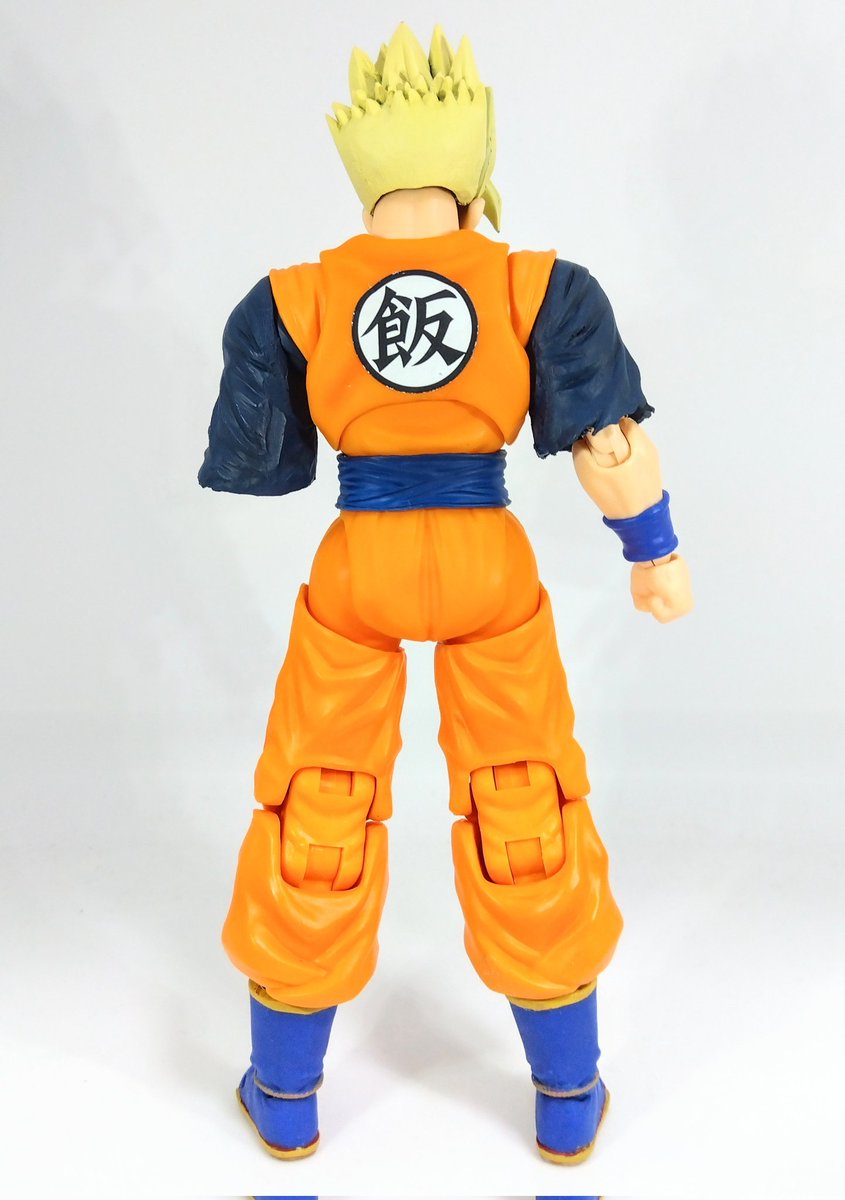 S.H.Figuarts 孫悟飯(未来) 完成いたしました。 背中の(飯)マークはFRS