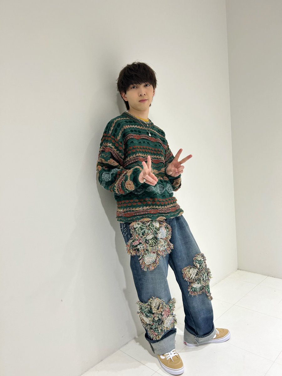 🥛M!LKのオフショット📸】 先日24歳になった #吉田仁人 の生写真撮影の