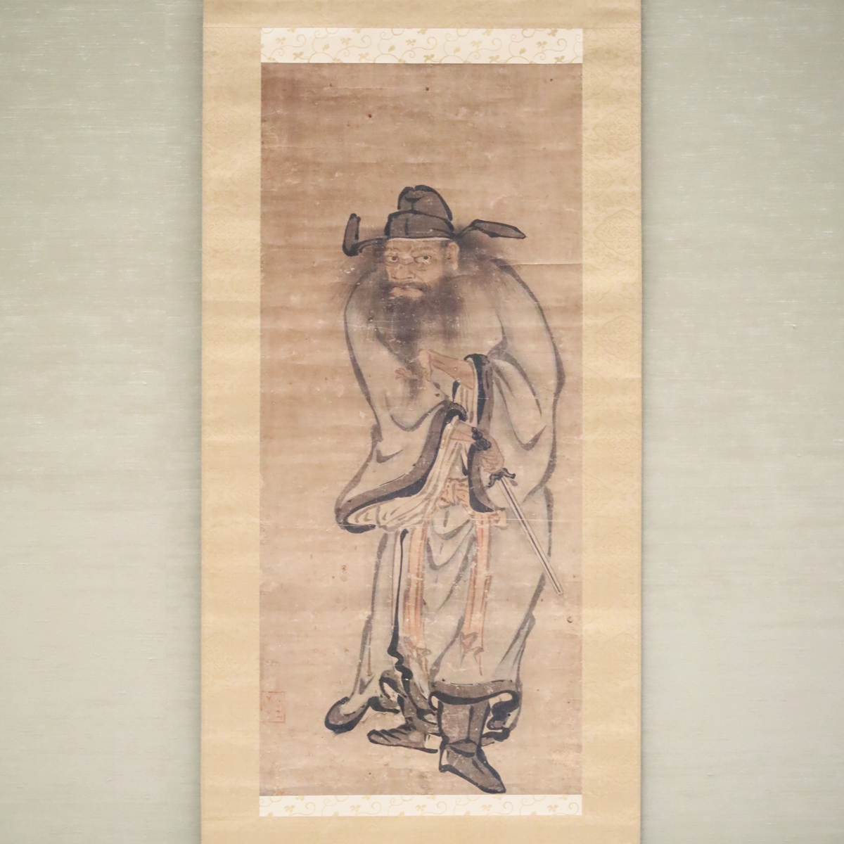 鍾馗（しょうき）は邪鬼をはらう中国の神です。 中国では古くから