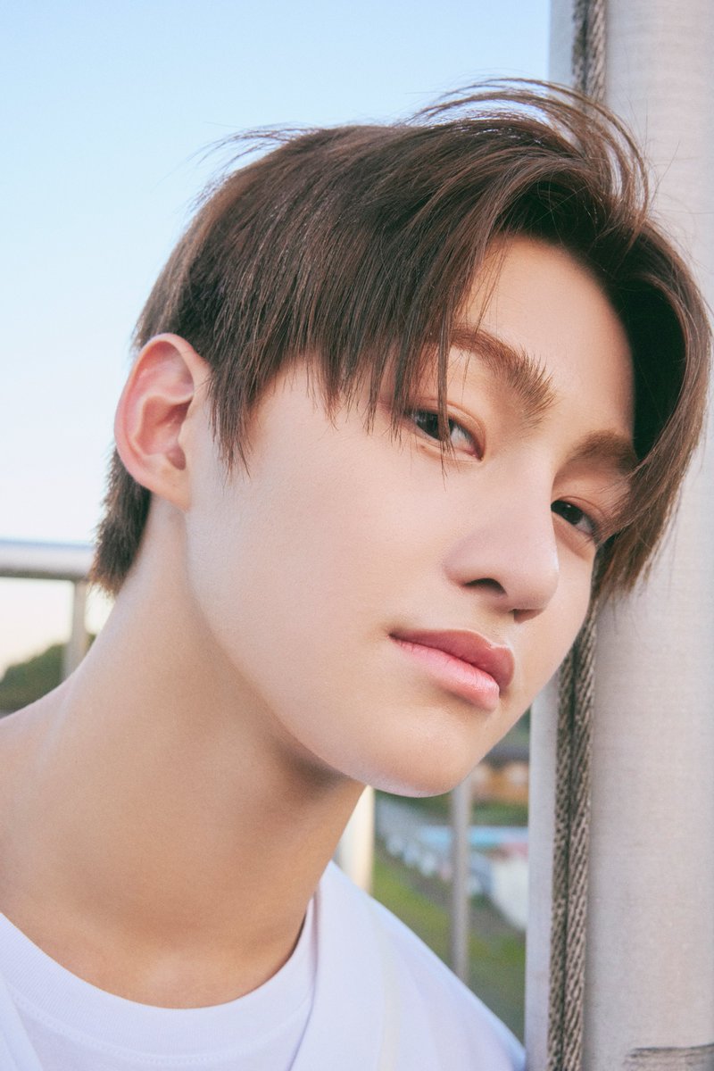 TWS : 1st Mini Album 'Sparkling Blue' Official Photo Sparkling ver