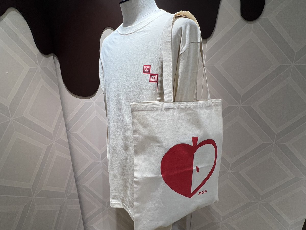 グッズのご紹介】 □Shopping Bag ロゴとハートアップルの2種類展開