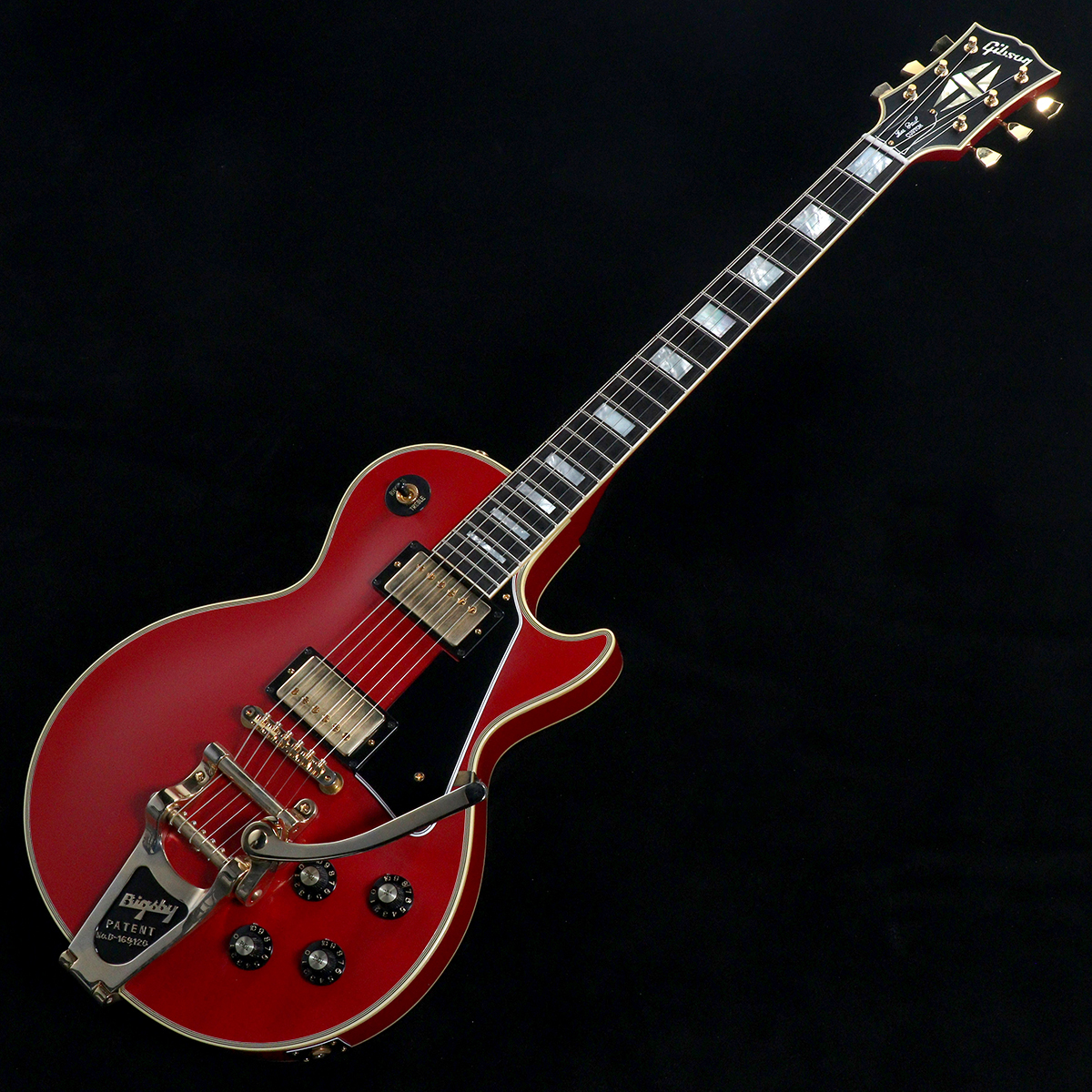 Cardinal Redカラーの1968 Les Paul Custom！！ ビグスビーを搭載した