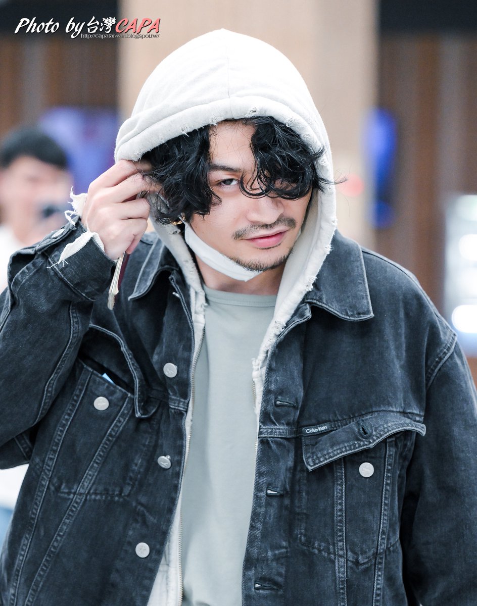 King Gnu キングヌー 常田大希 松山機場 31pics 20240404 more HD