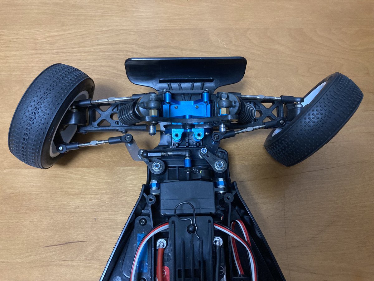 ステアリングワイパー！！ 最近DT-02に出会ったワタクシですが、これは