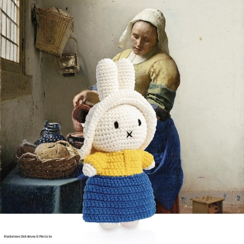 牛乳を注ぐ女」の服を着ているよ。 【ミッフィー】 Miffy Handmade and
