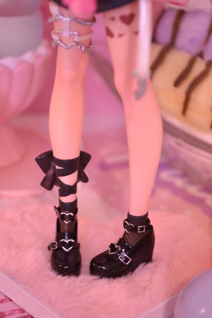 魔界ノりりむちゃんのガレージキットのお手伝いしました💗 台座は