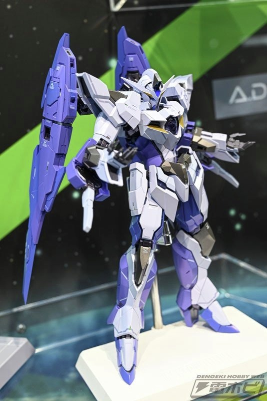 初展示／参考出品 『機動戦士ガンダム00 Revealed Chronicle』 METAL