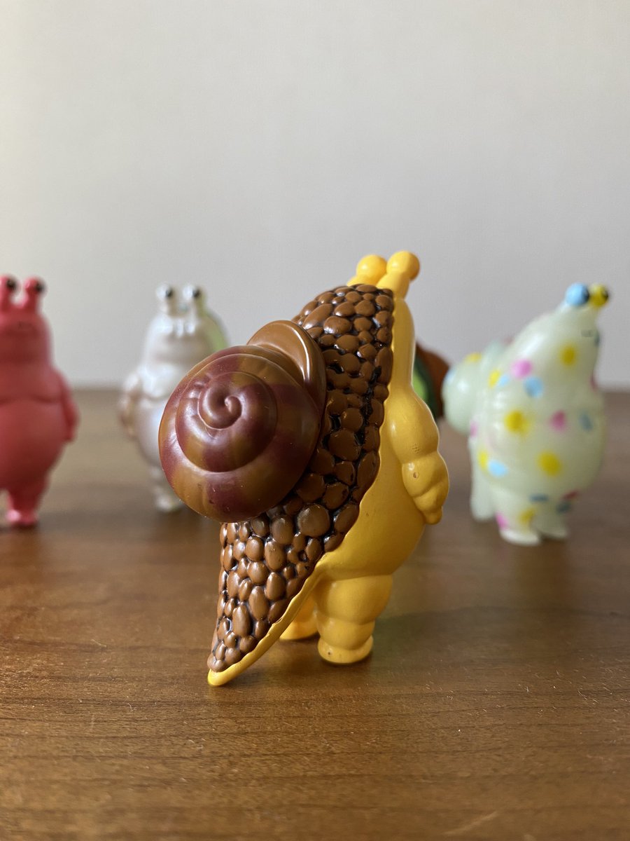 ベビーカタツムリ男 BABY MANSNAIL 人間に育てられた、人懐っこくて