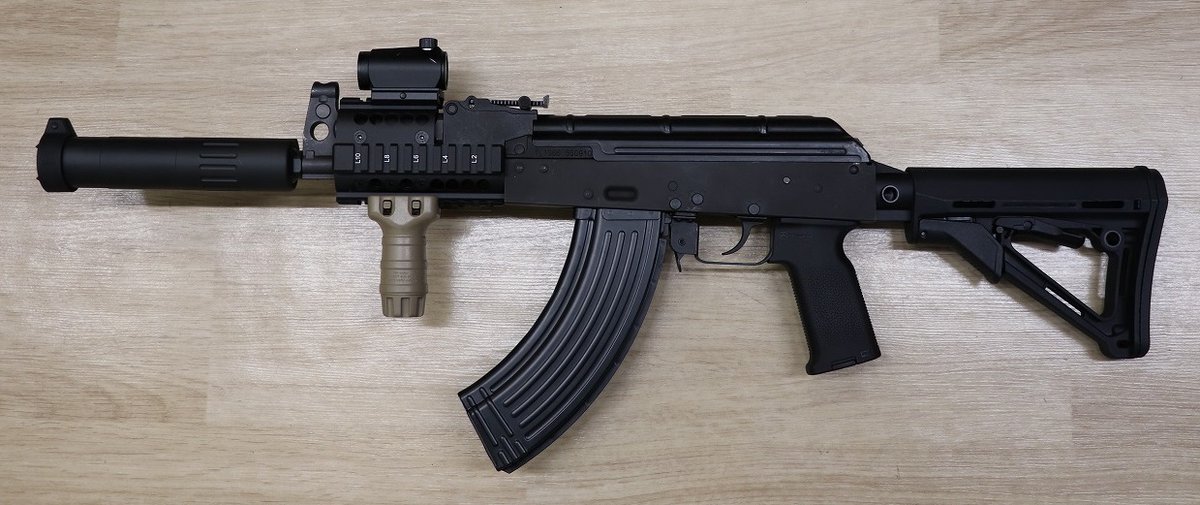 即納可能コンプリートガンのご紹介です。 GHK AKM V3ベース
