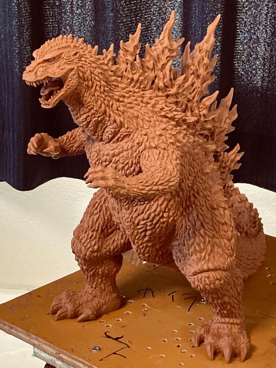 ゴジラ2000の粘土原型が終わったのでワンフェス2025wの本申請をしま