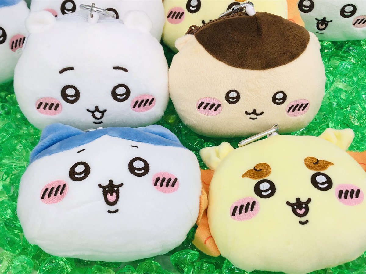 ちいかわたちのキュートなお顔が ふかふかぬいぐるみの パスケース