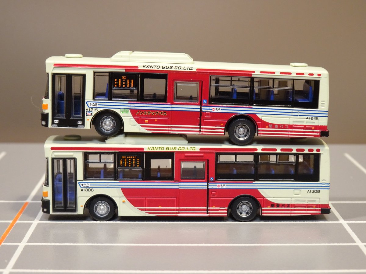 ザ・バスコレクション 赤31系統 国際興業バス・関東バス2台セット 共同