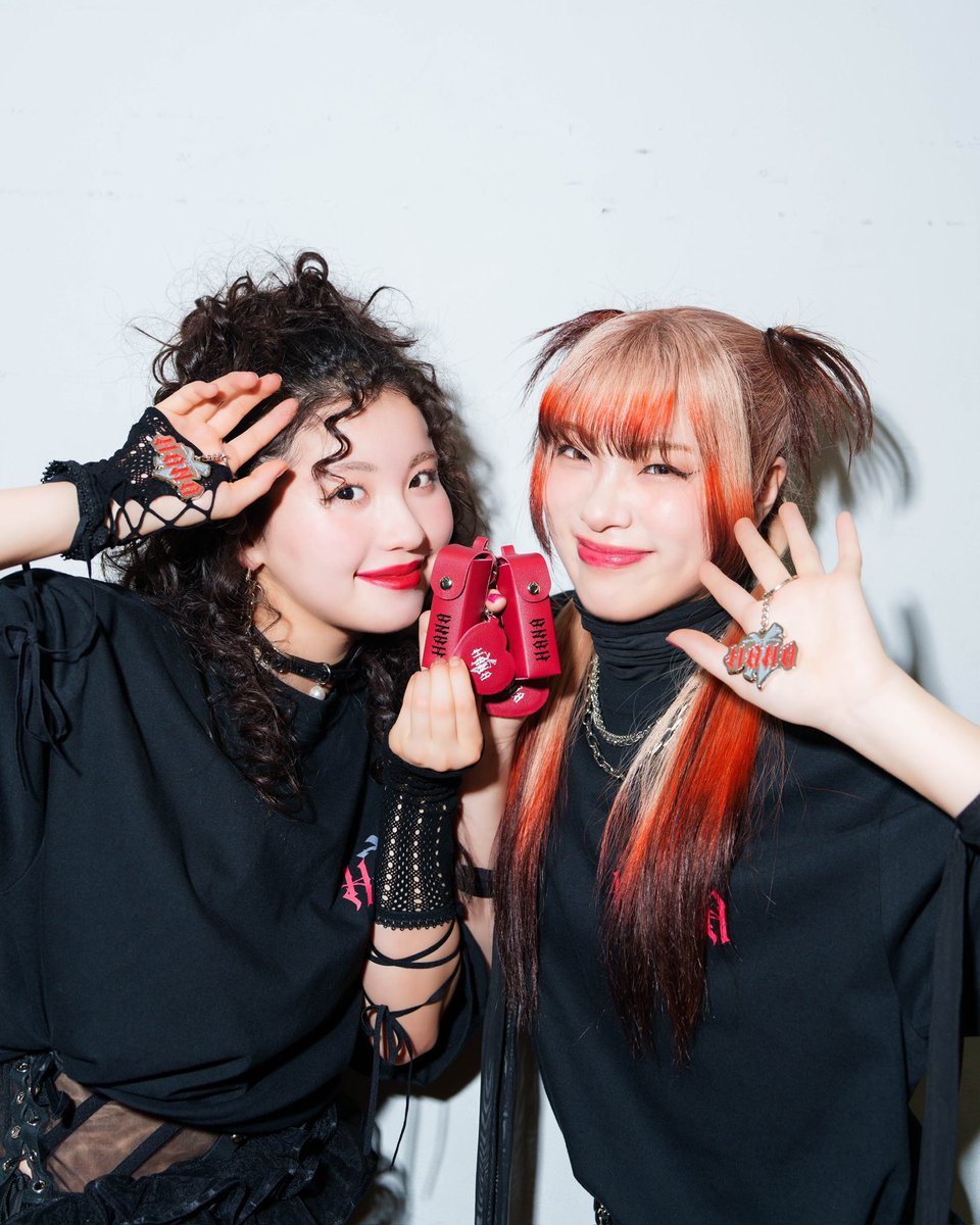 やだかわいい！デビュー前の6つのグッズラインナップの中にリップ