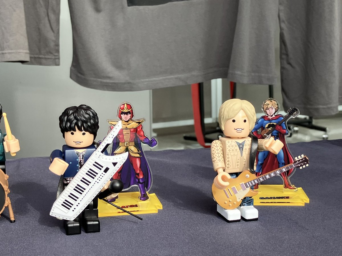 UNOFFICIALのグッズ売場出口横でブロッカー現物見れました 思って