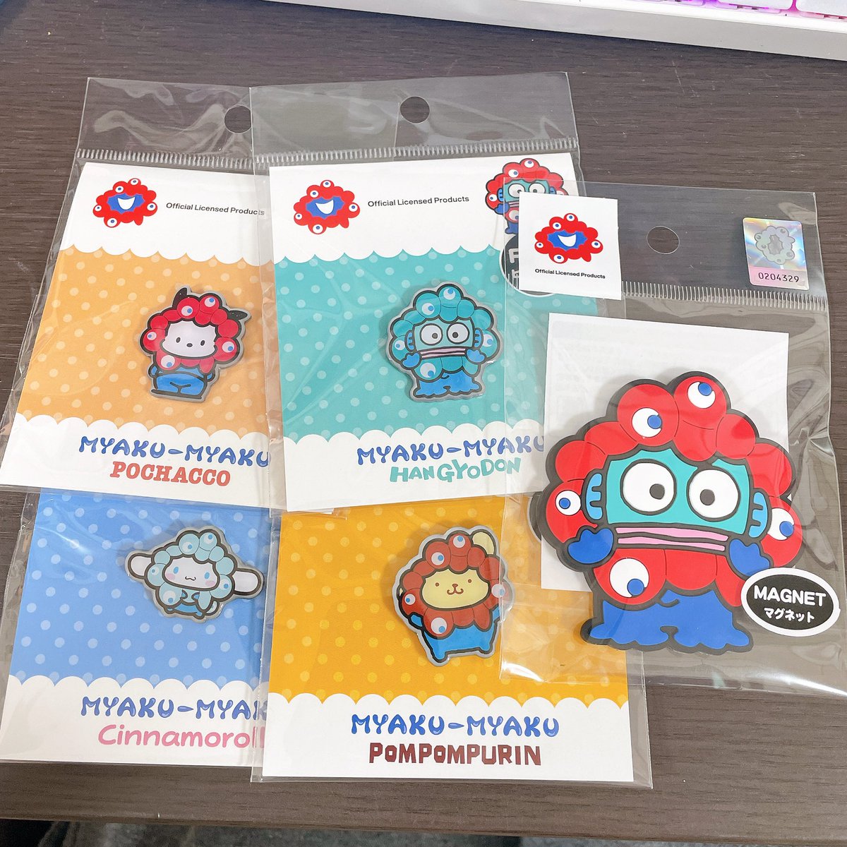 絶対欲しかったサンリオコラボのピンバッジゲット✌️✨西ゲートの