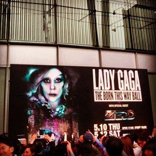 13年前の今日は ／ 2012年5月10日・11日・12日―― #レディー・ガガ