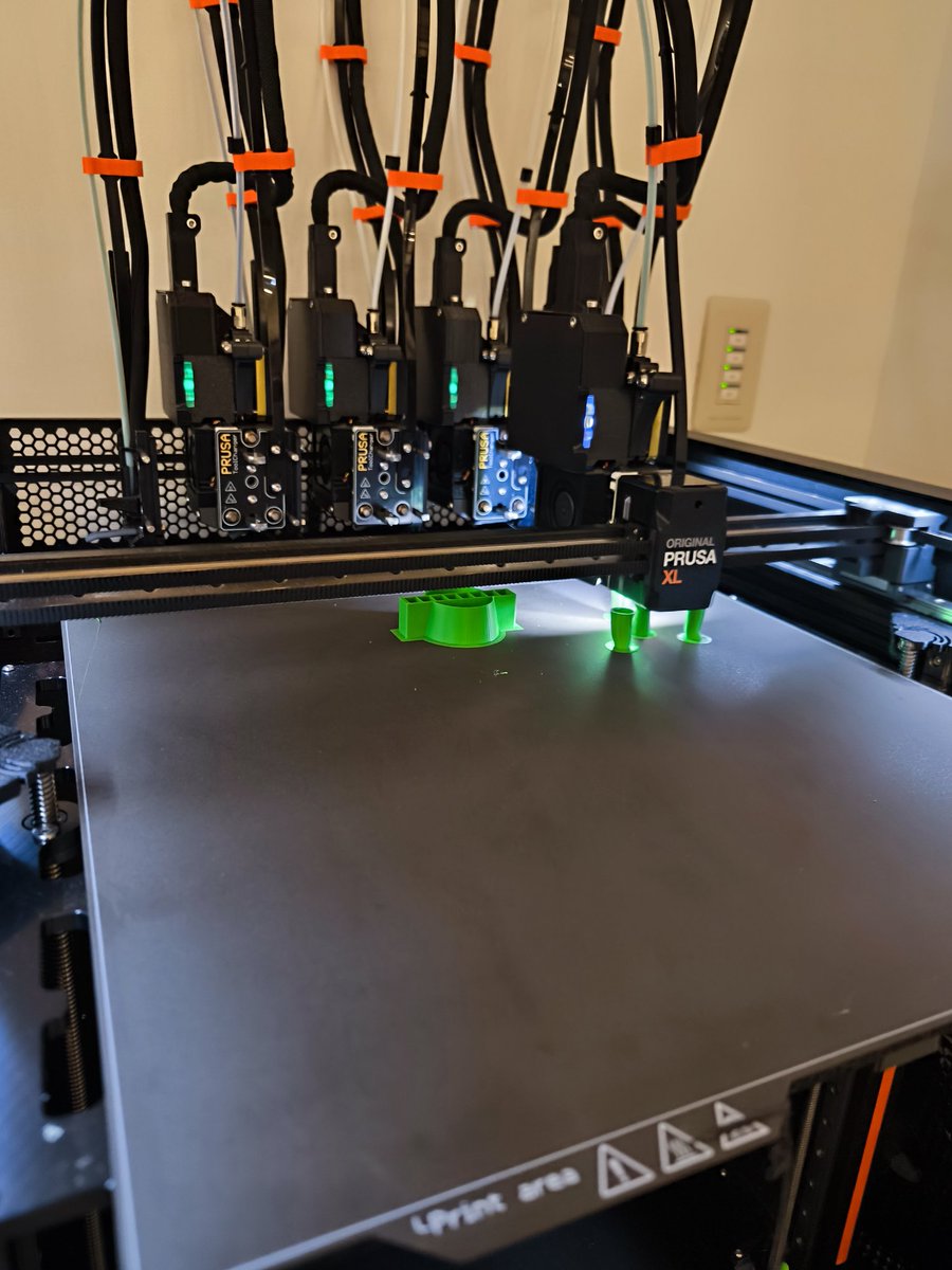 大阪・関西万博のチェコパビリオンでは3Dプリンターでレネちゃんが生成