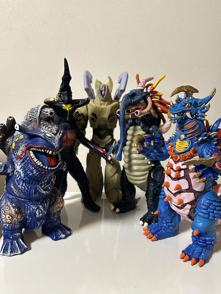 ウルトラマンアーク登場怪獣のソフビたち DXサイズとアドバンスの怪獣